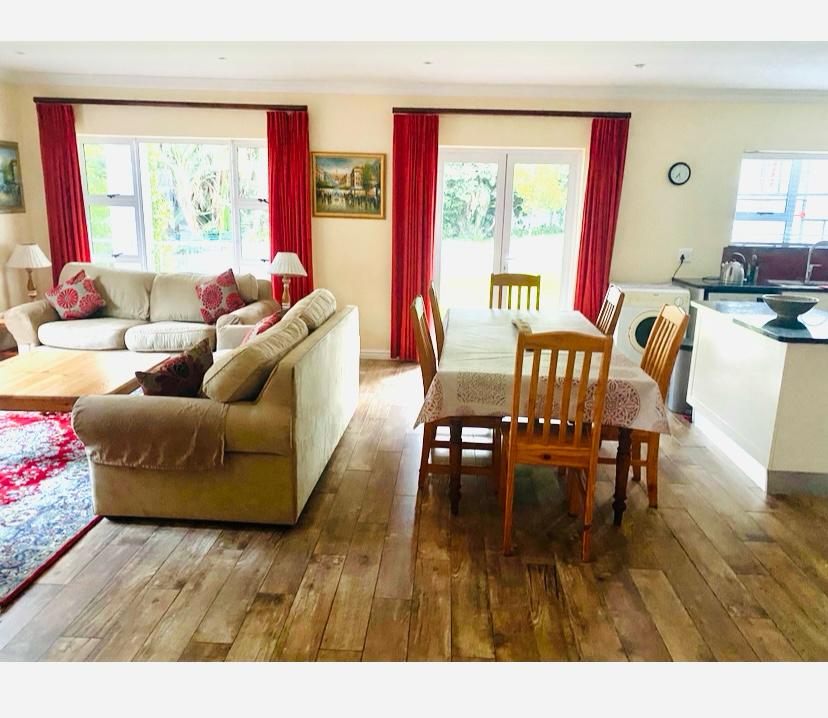 To Let 3 Bedroom Property for Rent in Constantia Vale Western Cape